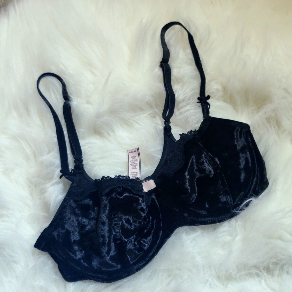 Victoria's Secret Bra Push Up w/o Pads
